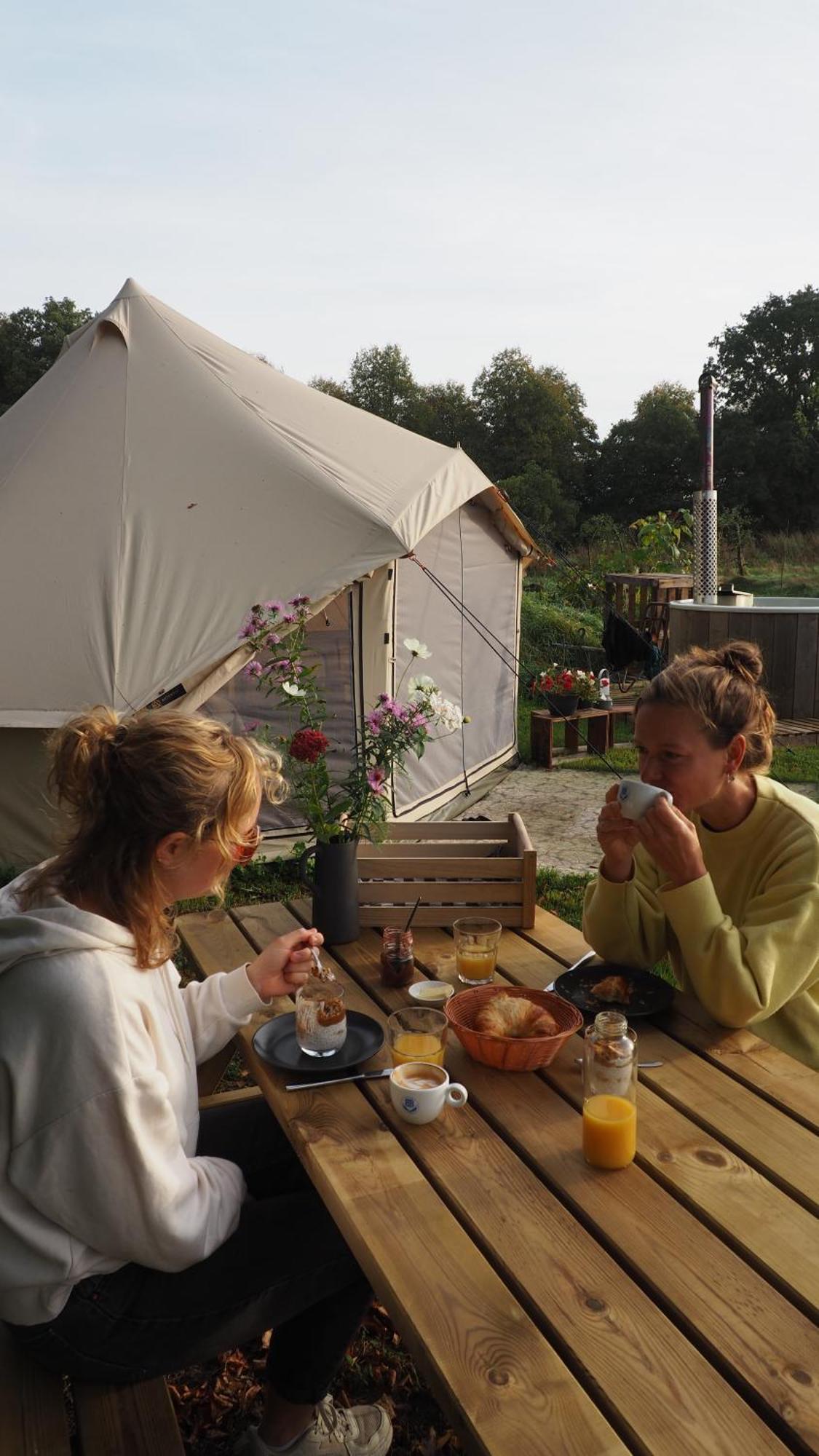 Bell Tent In Een Voedselbos Nederweert-Eind المظهر الخارجي الصورة