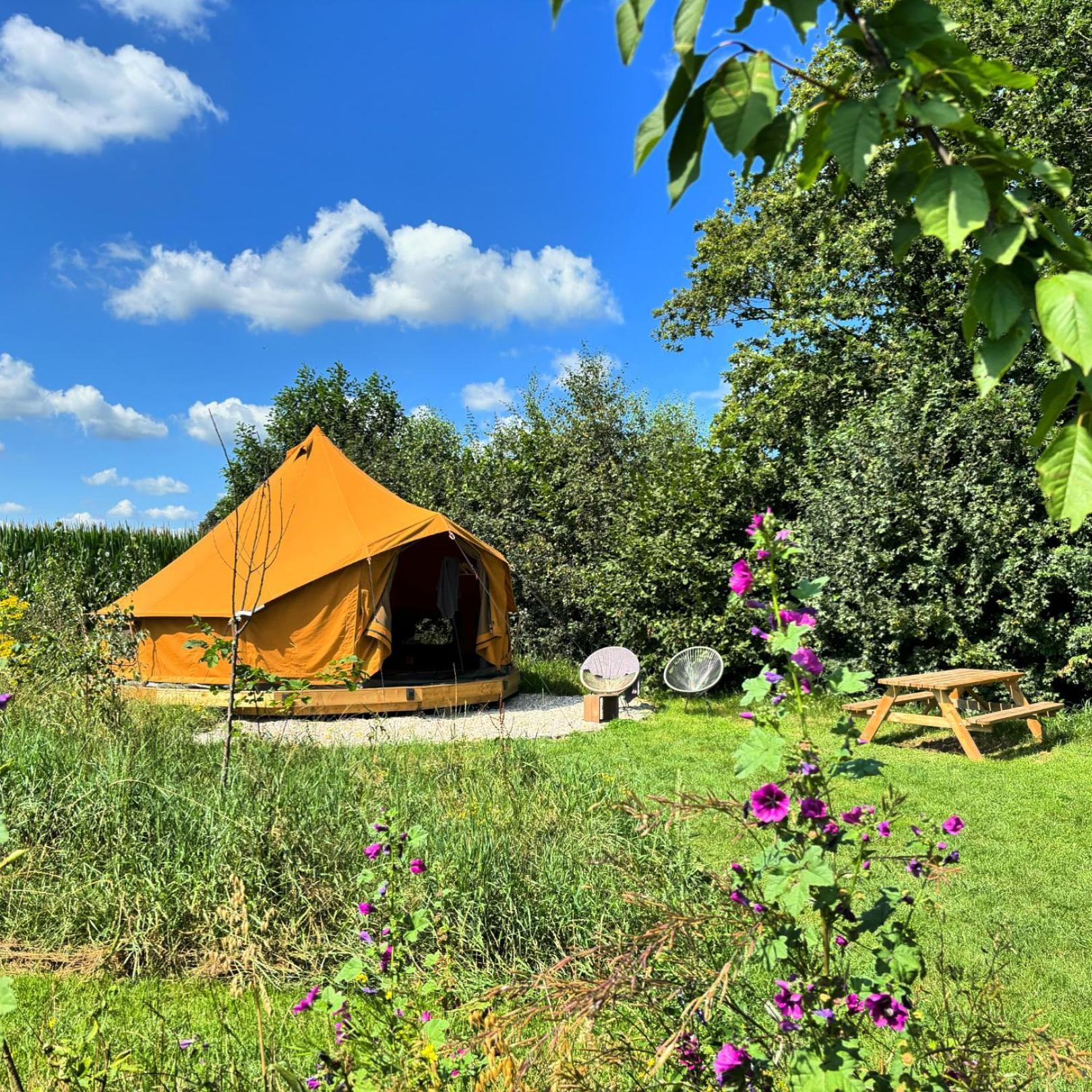 Bell Tent In Een Voedselbos Nederweert-Eind المظهر الخارجي الصورة
